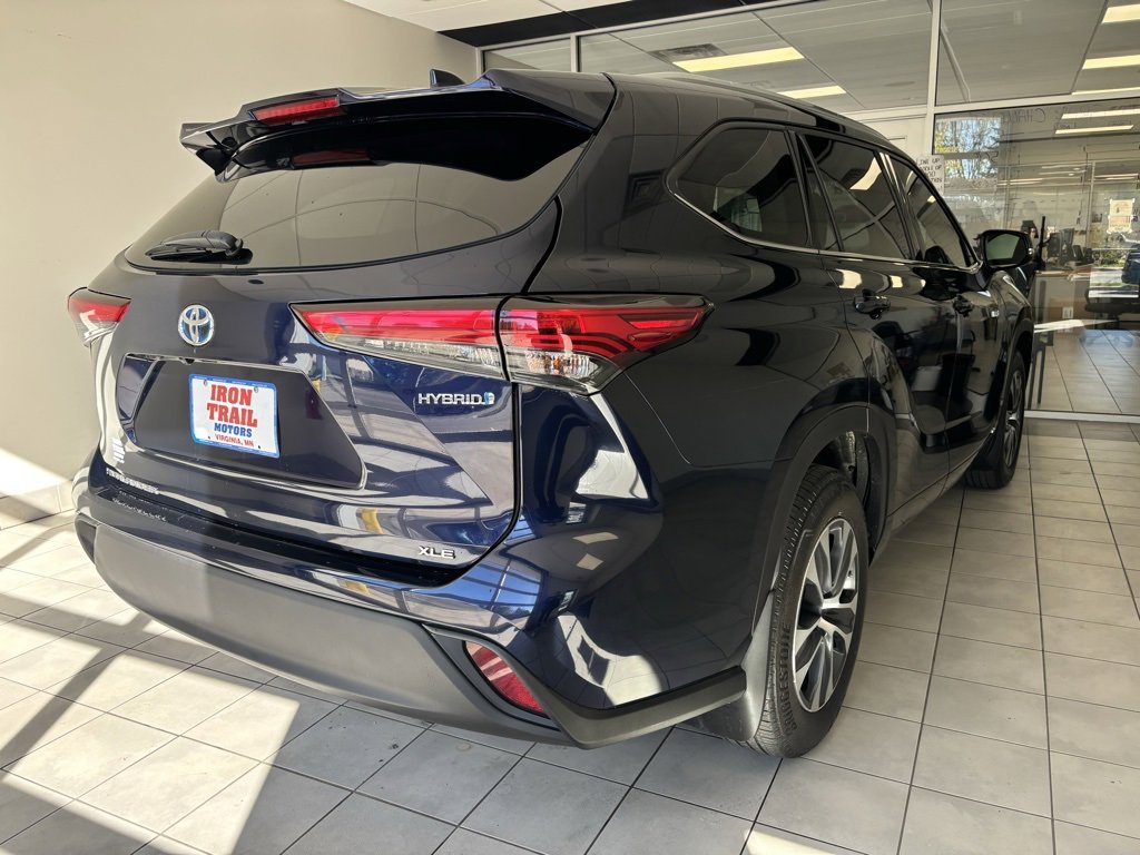 Certified 2021 Toyota Highlander XLE image 32