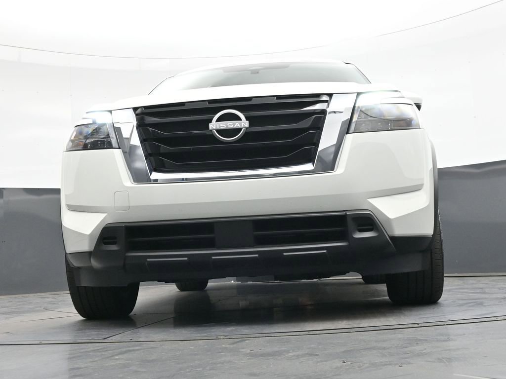 Used 2025 Nissan Pathfinder SV AWD/4WD image 47