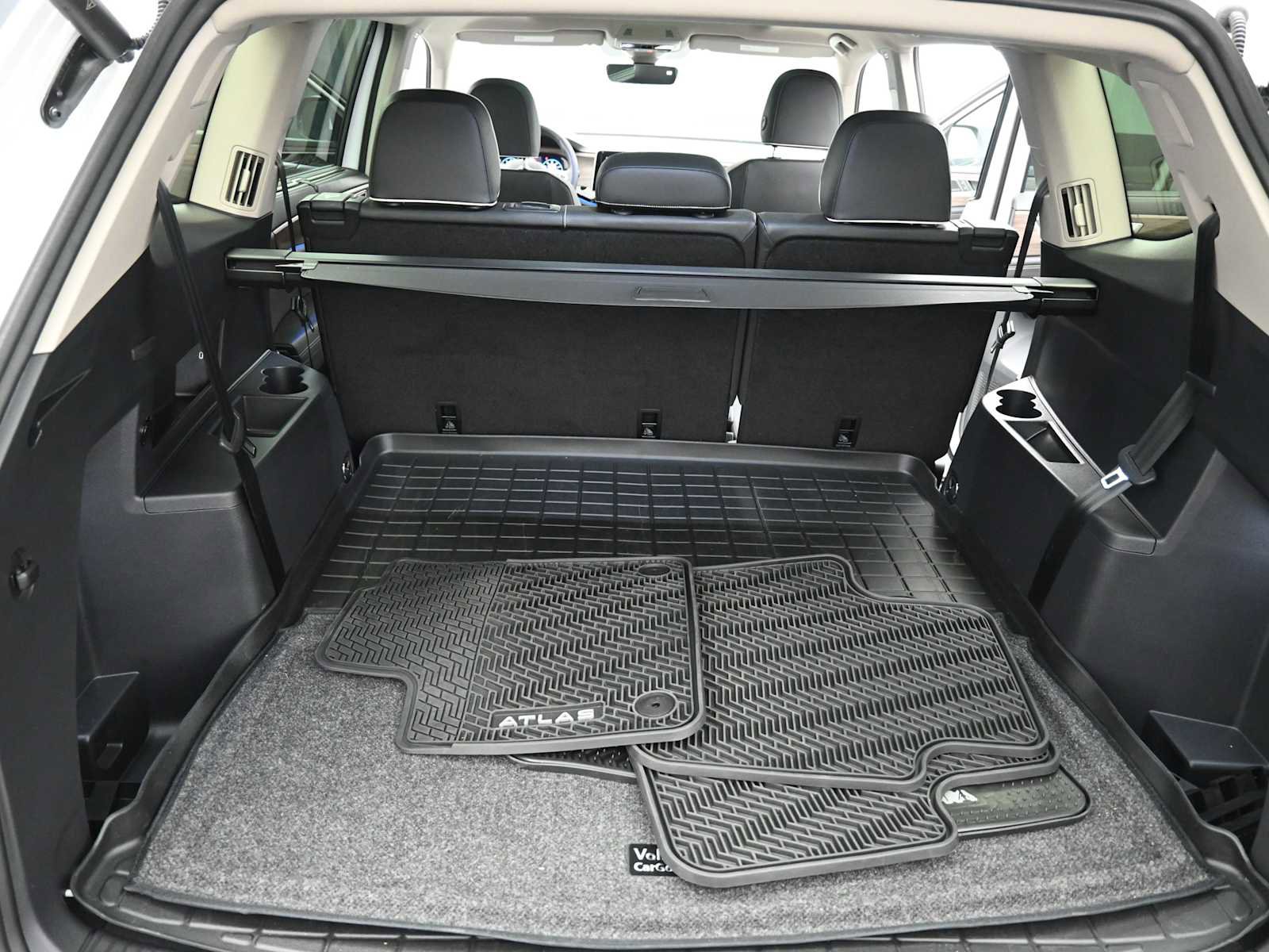 Used 2025 Volkswagen Atlas SEL Premium R-Line image 26
