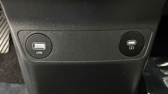 Used 2024 Kia EV6 Light image 34