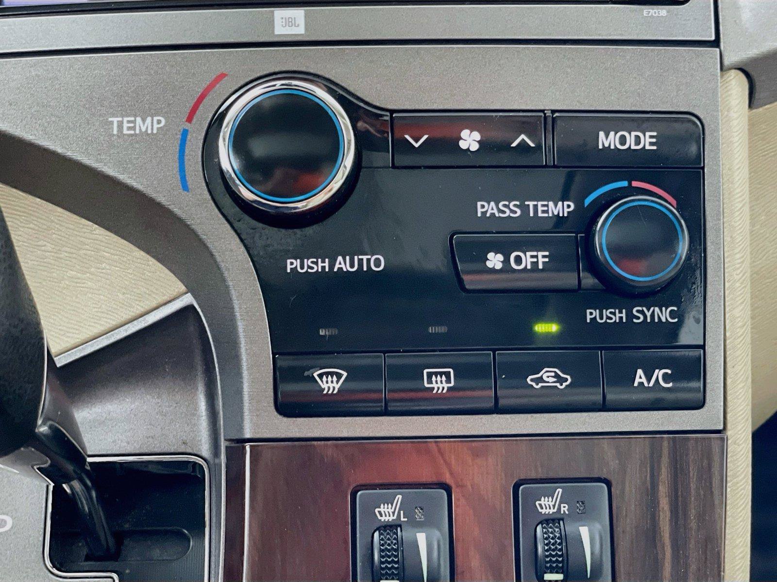 Used 2013 Toyota Venza Limited AWD/4WD image 19