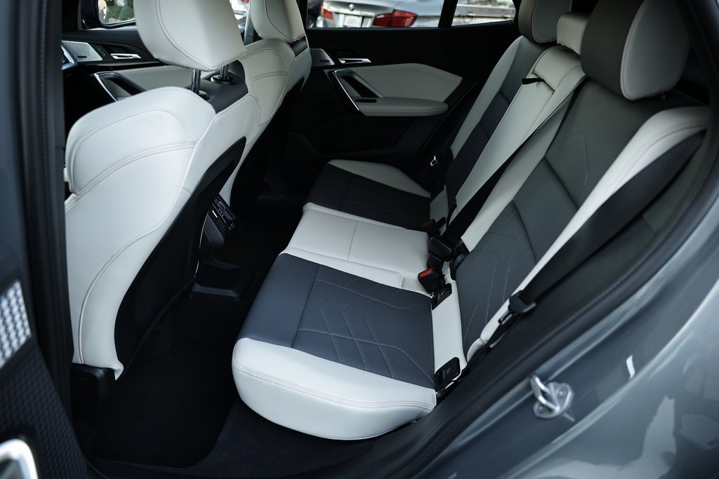 Certified 2025 BMW X2 xDrive28i w/ Technology Package image 27