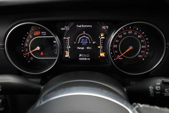 Used 2018 Jeep Wrangler Unlimited Sahara AWD/4WD image 8