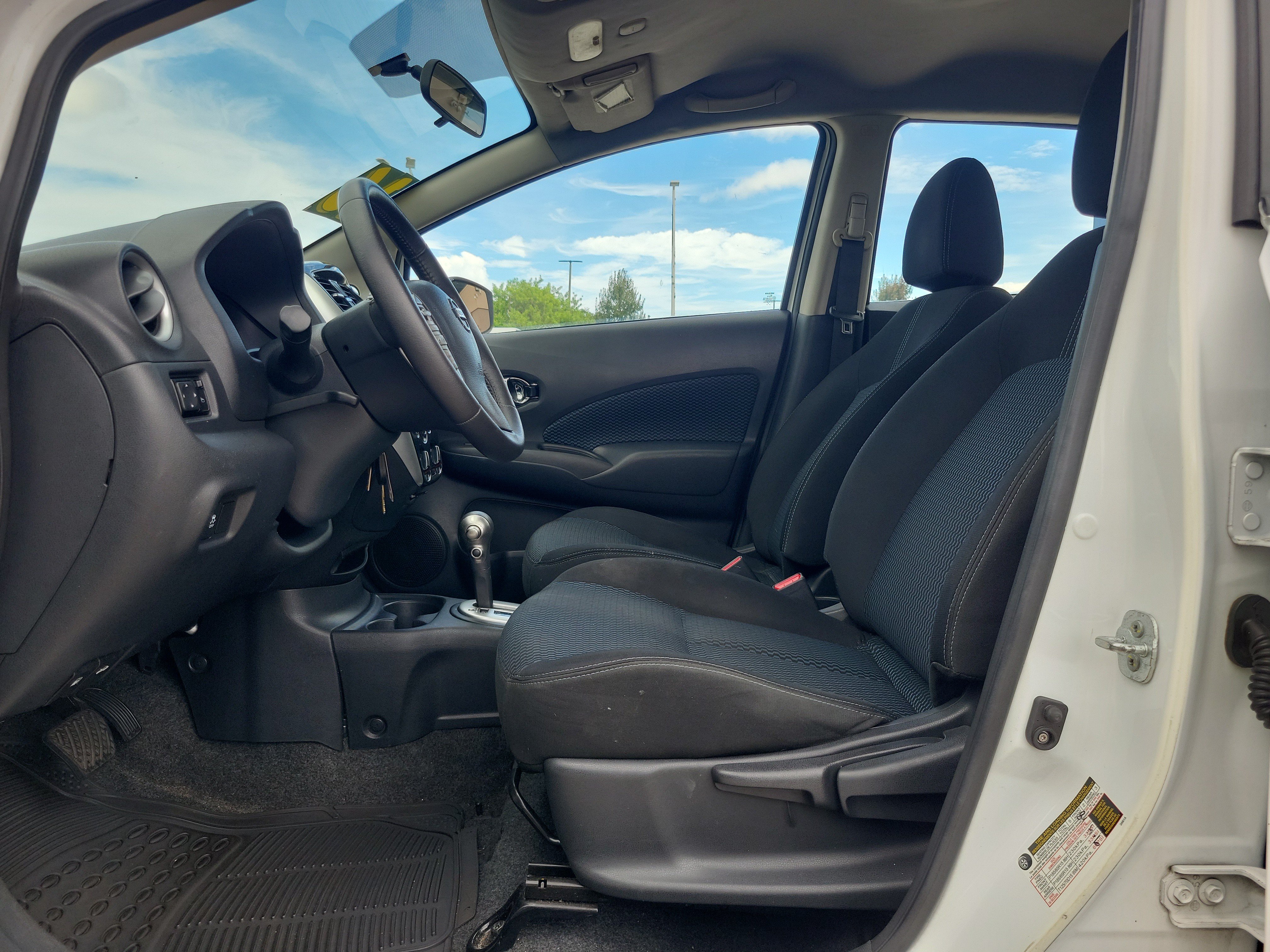 Used 2016 Nissan Versa Note SV FWD image 11