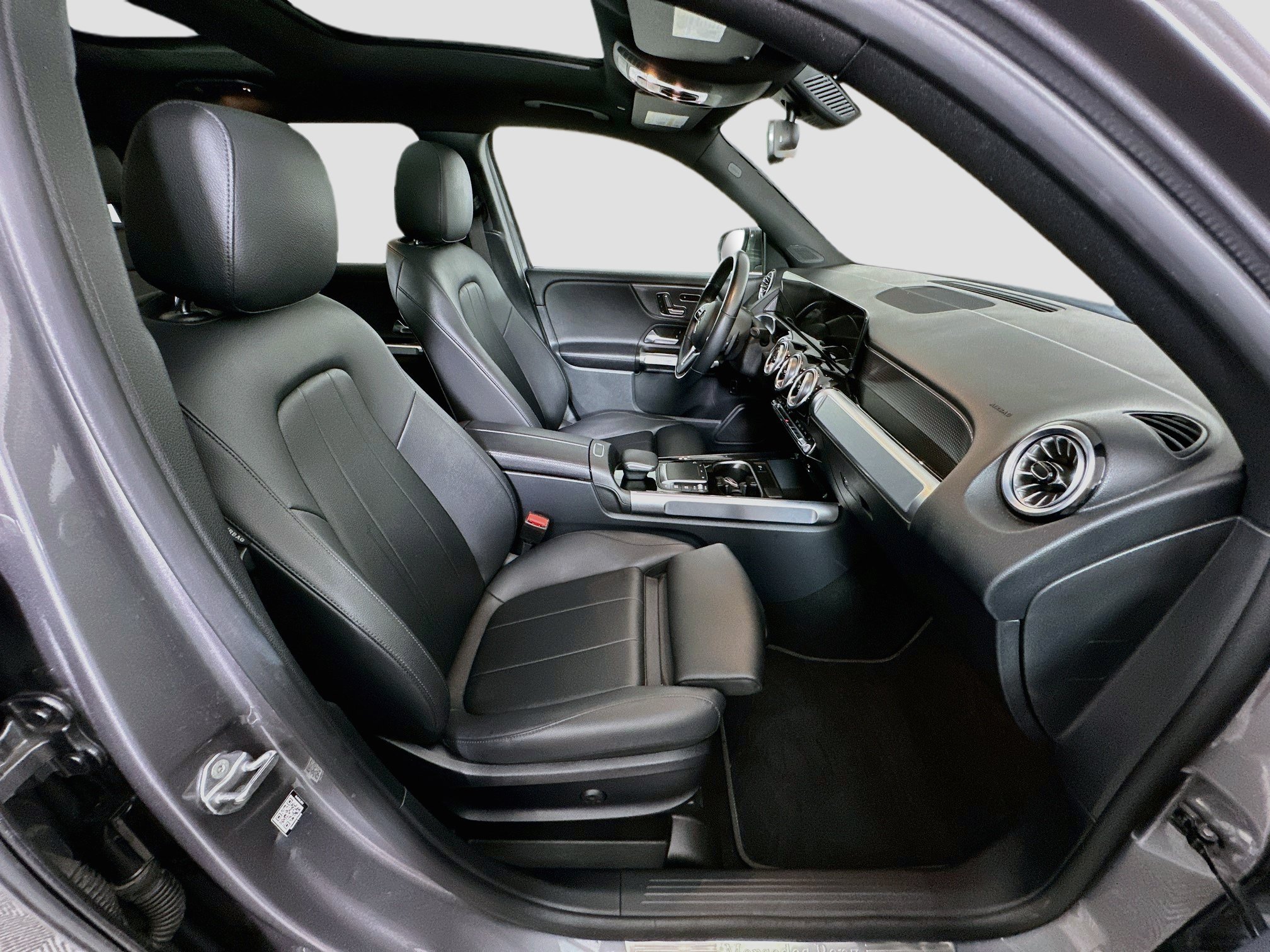 Used 2022 Mercedes-Benz GLB 250 image 33