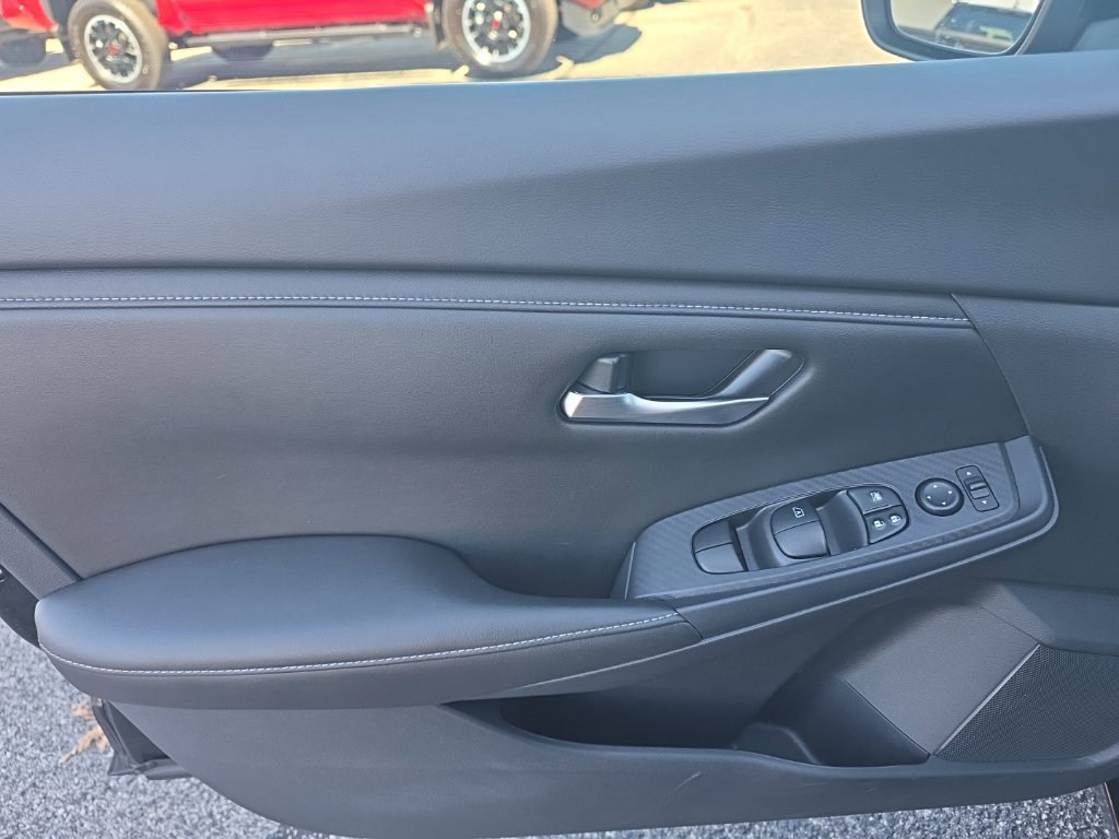 Used 2024 Nissan Sentra SV FWD image 12