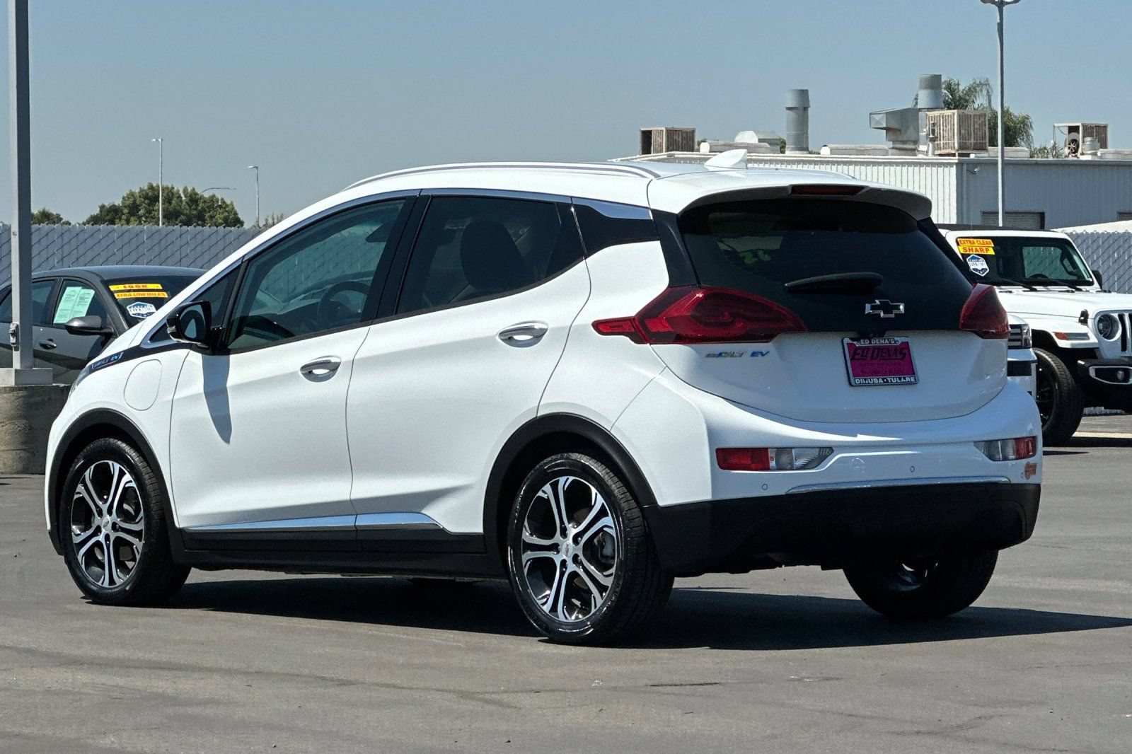 Used 2020 Chevrolet Bolt Premier w/ Infotainment Package FWD image 7