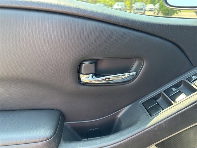 Used 2023 Nissan Frontier SV image 12