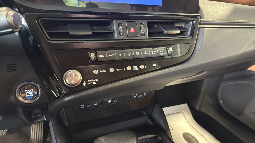 Certified 2023 Lexus ES 350 w/ Premium Package FWD image 36