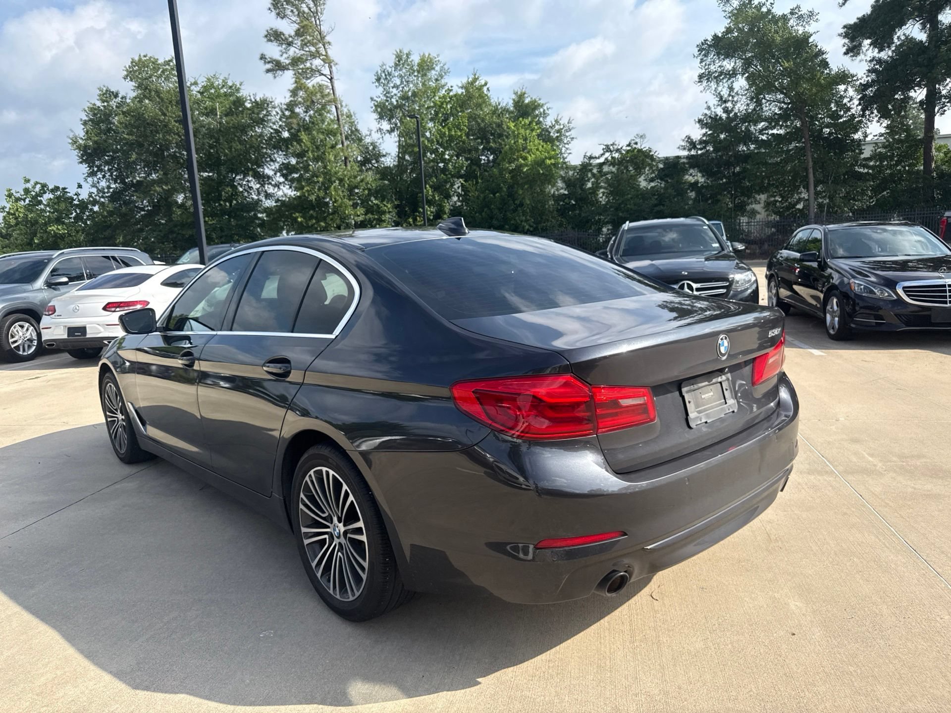 Used 2020 BMW 530i w/ Convenience Package RWD image 6