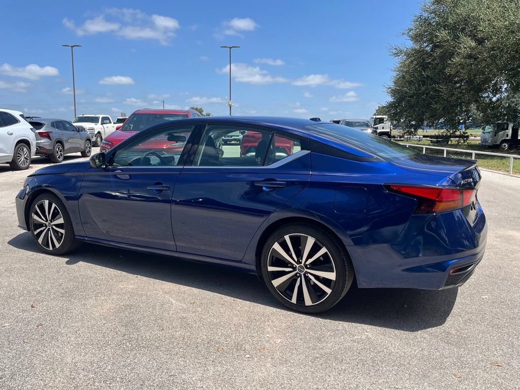 Used 2024 Nissan Altima 2.5 SR FWD image 7