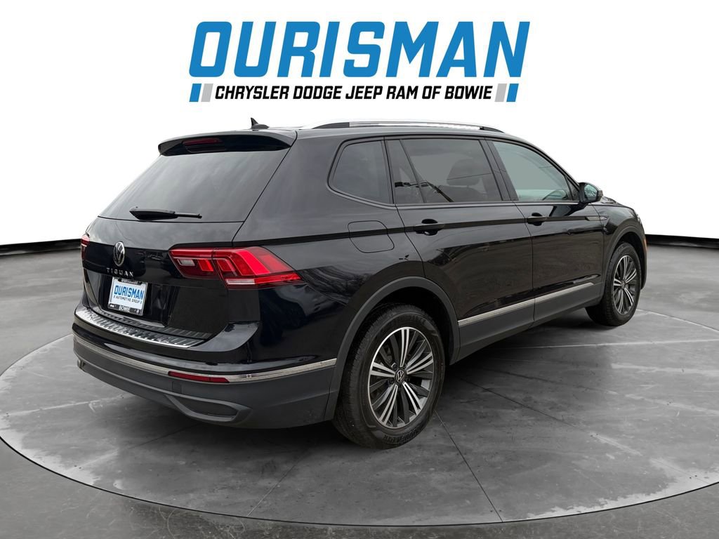 Used 2024 Volkswagen Tiguan Wolfsburg Edition image 6