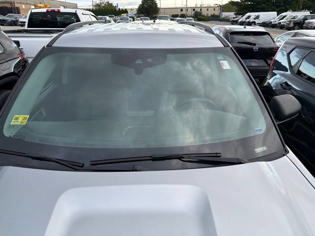 Used 2022 Ford Explorer XLT w/ Equipment Group 202A AWD/4WD image 8