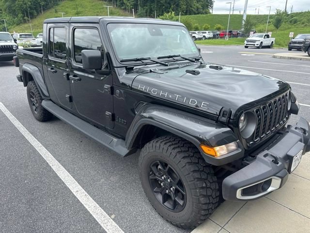 Used 2025 Jeep Gladiator Sport AWD/4WD image 3