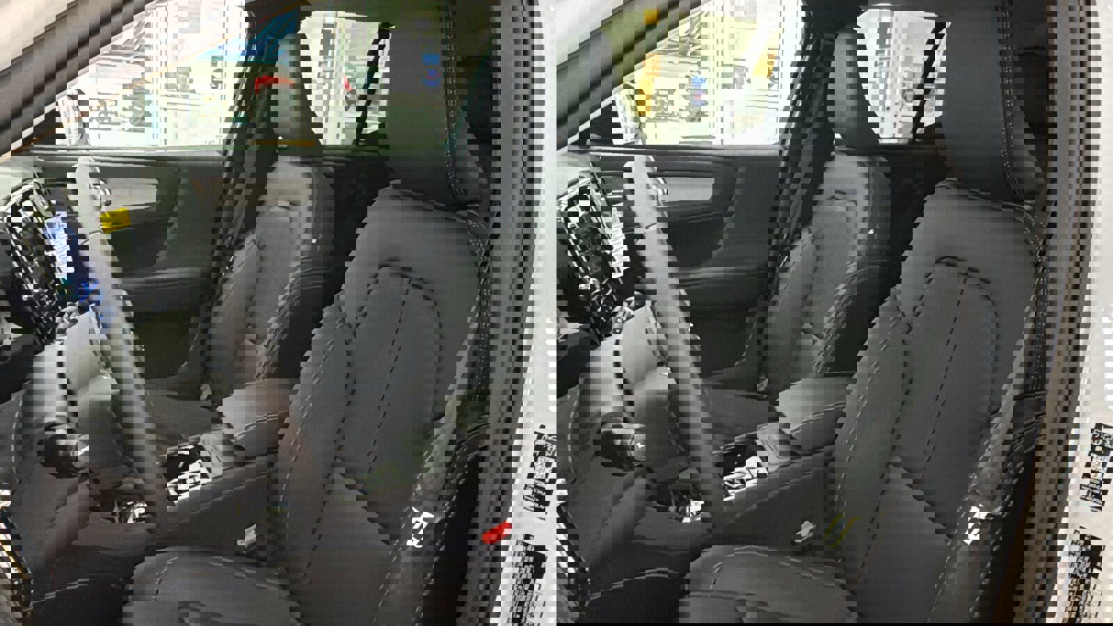 Used 2026 Volvo XC40 B5 Ultra w/ Protection Package Premier image 23