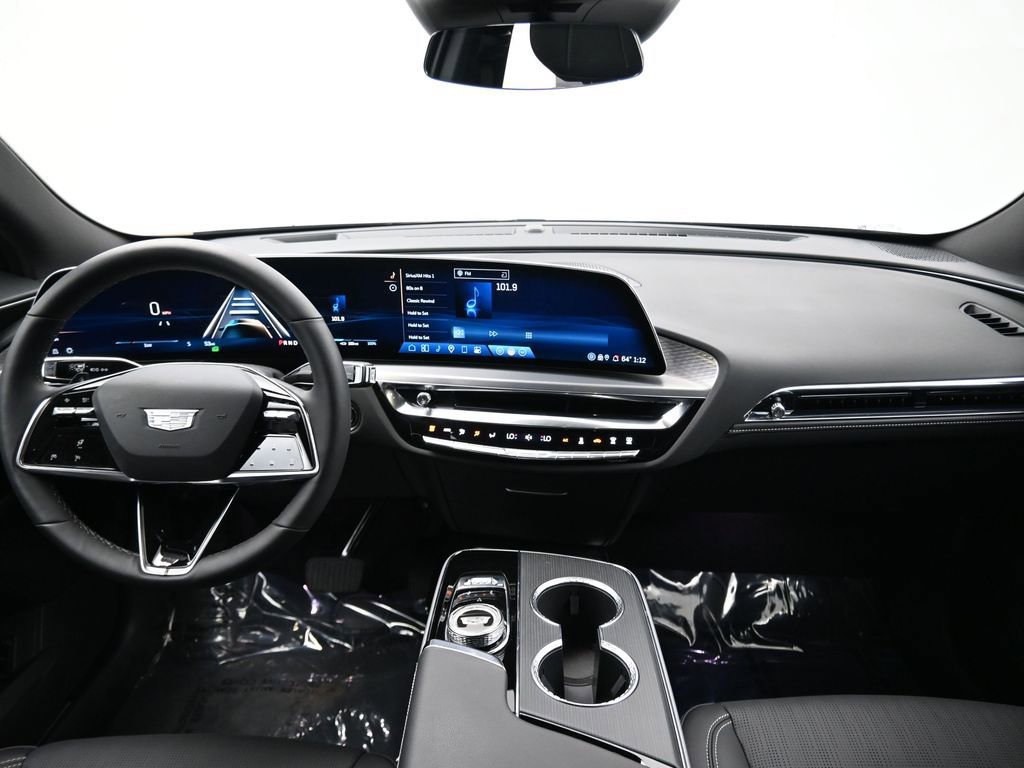 Used 2025 Cadillac Lyriq Luxury image 34
