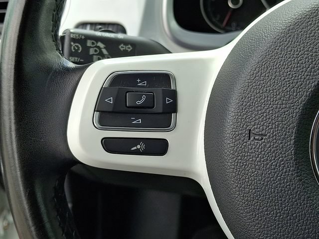 Used 2018 Volkswagen Beetle 2.0T SE FWD image 19