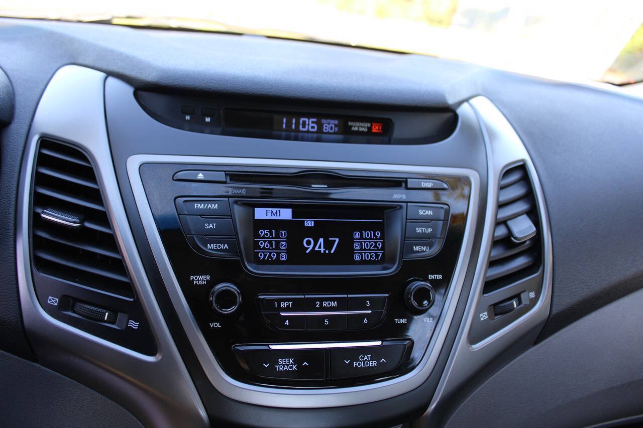 Used 2015 Hyundai Elantra SE FWD image 24