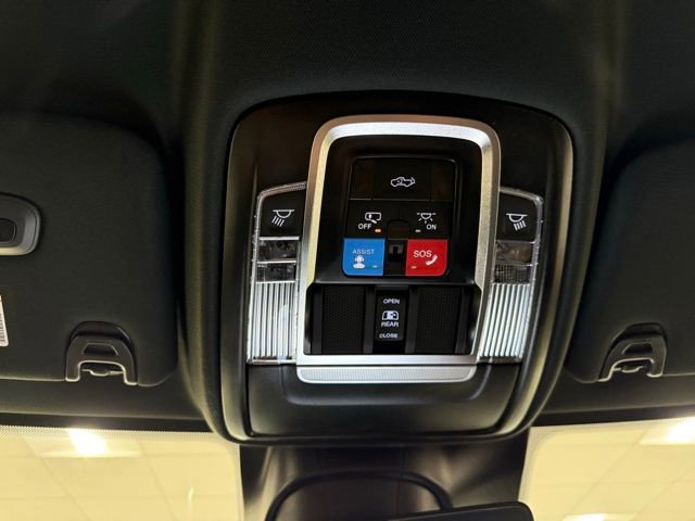 New 2026 RAM 2500 Laramie AWD/4WD image 23