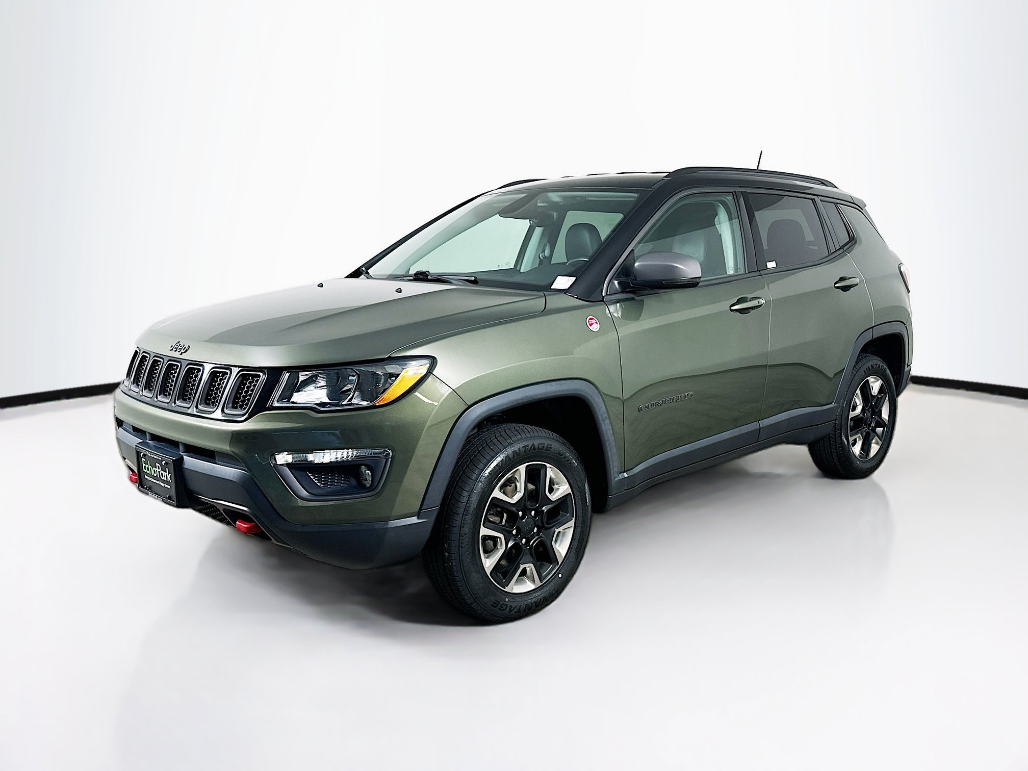 Used 2018 Jeep Compass Trailhawk w/ Navigation Group AWD/4WD image 3