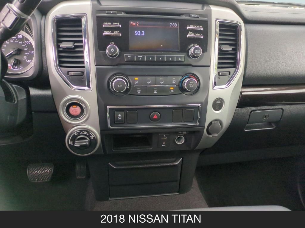 Used 2018 Nissan Titan SV AWD/4WD image 23
