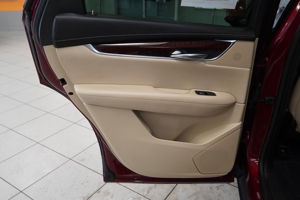 Used 2017 Cadillac XT5 Premium Luxury w/ Advanced Security Package FWD image 22