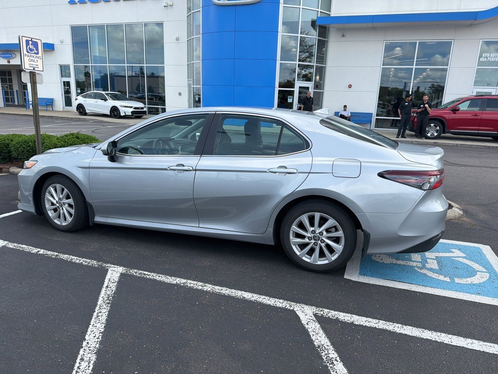 Used 2023 Toyota Camry LE FWD image 11