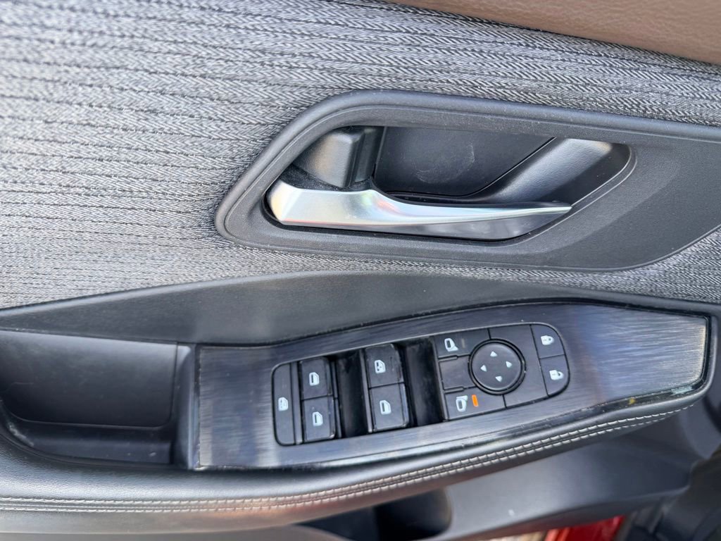 Used 2021 Nissan Rogue SV AWD/4WD image 19