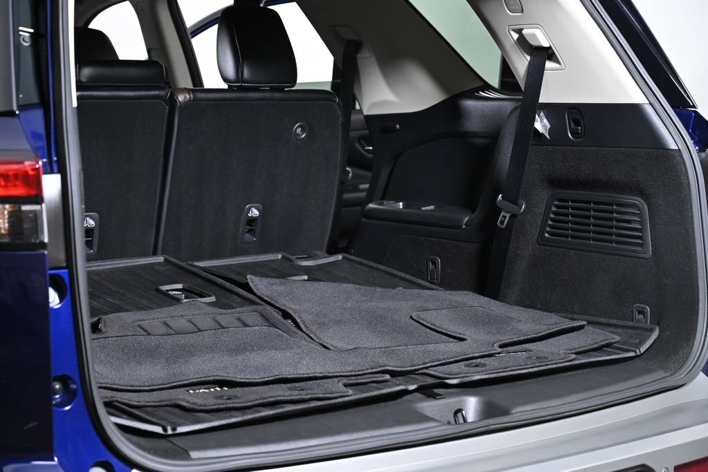 Certified 2024 Nissan Pathfinder Platinum w/ Cargo Package image 32