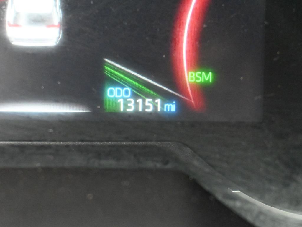 Used 2025 Toyota RAV4 XLE image 31