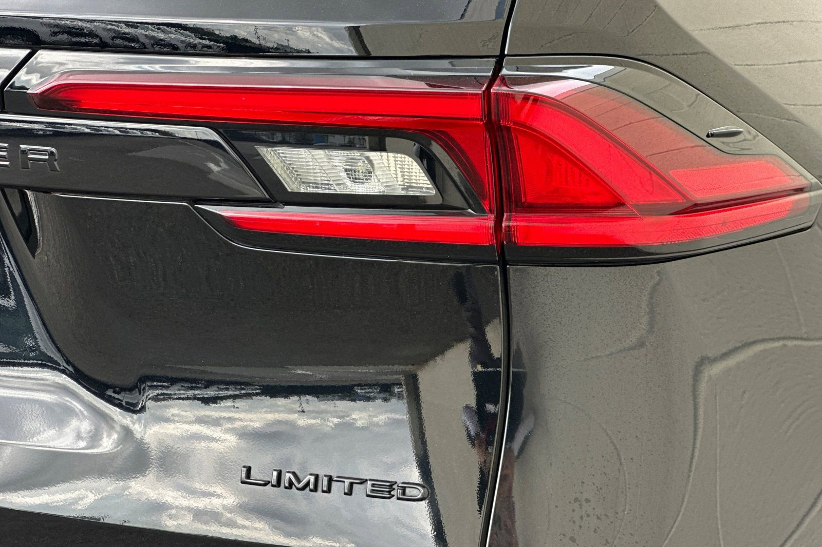 Used 2025 Toyota Grand Highlander AWD image 38