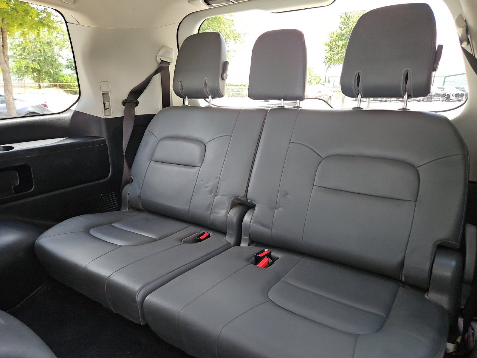Used 2011 Toyota Land Cruiser w/ Upgrade Pkg AWD/4WD image 15
