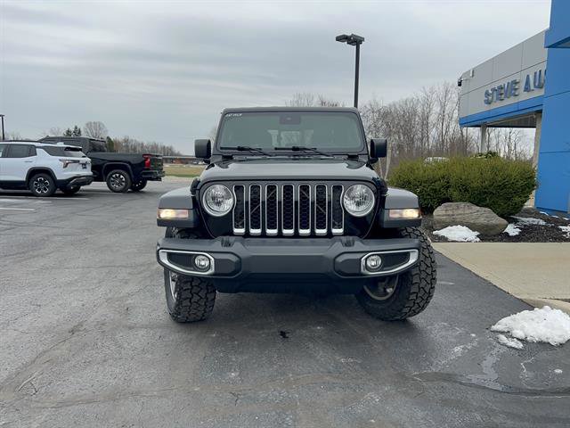 Used 2020 Jeep Gladiator Overland image 2