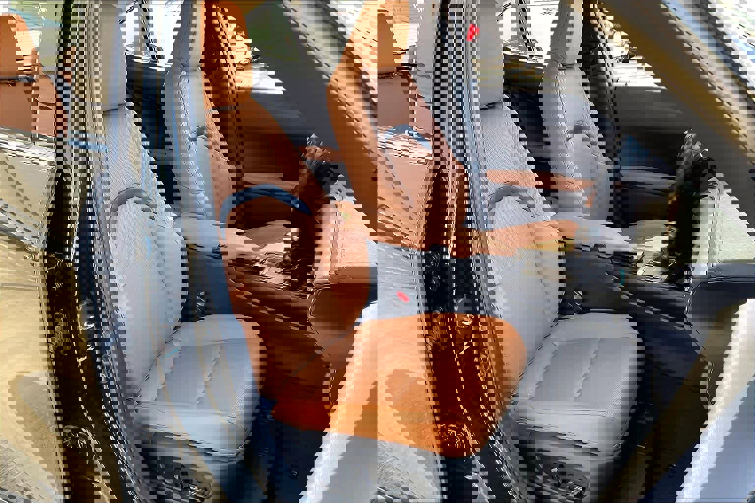 Used 2020 Lexus UX 200 w/ Premium Package image 9