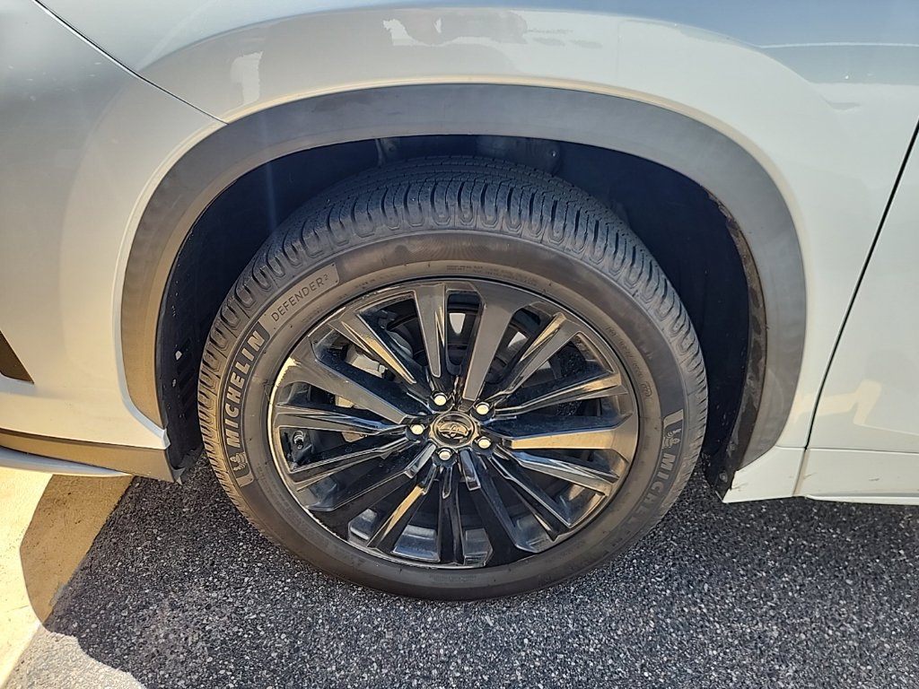 Used 2022 Toyota Highlander XSE FWD image 4