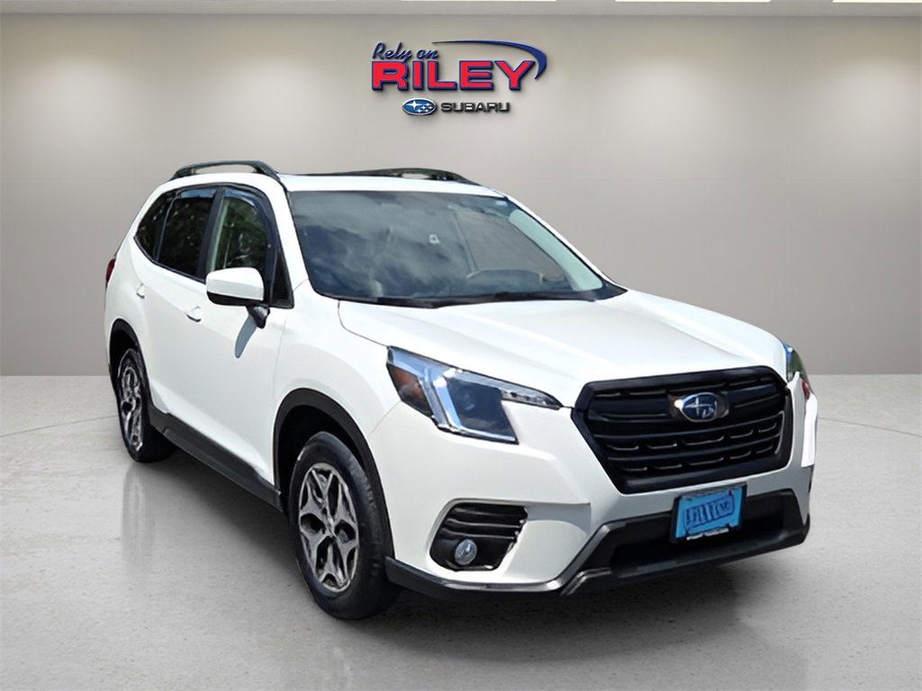 Used 2023 Subaru Forester Premium image 7