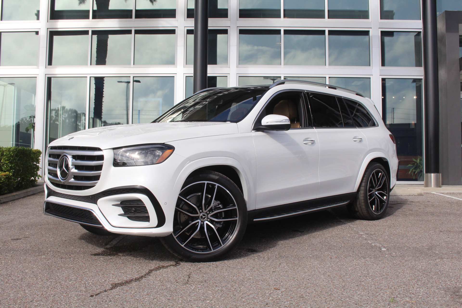 New 2026 Mercedes-Benz GLS 580 4MATIC image 2