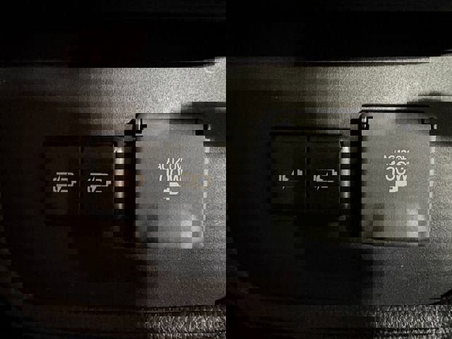 Used 2024 Toyota Highlander Platinum image 18