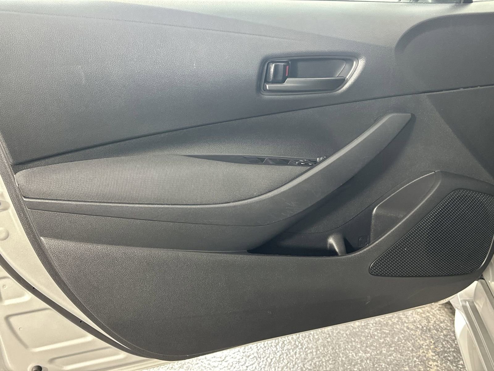 Used 2023 Toyota Corolla LE image 31