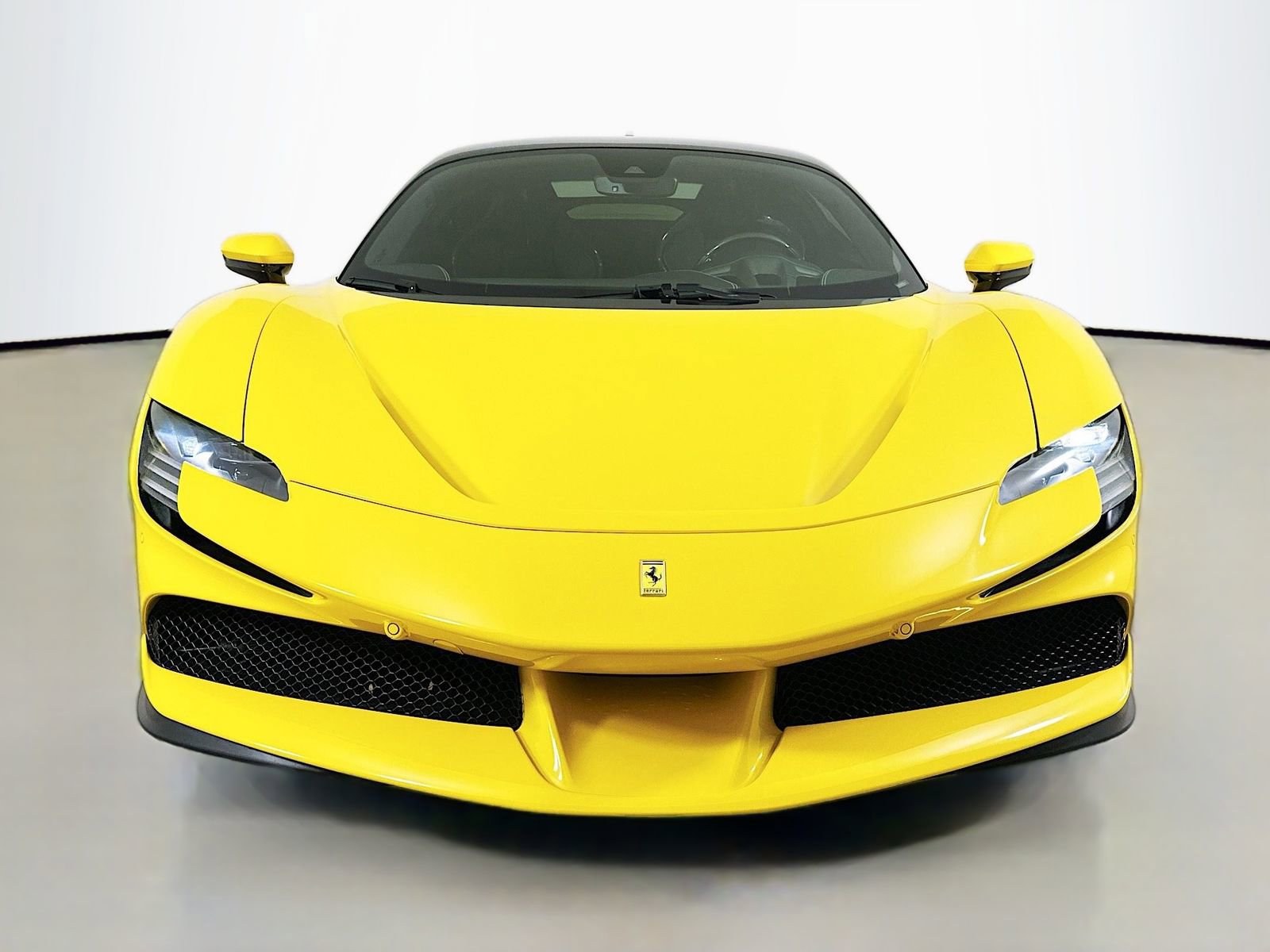 Used 2022 Ferrari SF90 Stradale AWD/4WD image 2