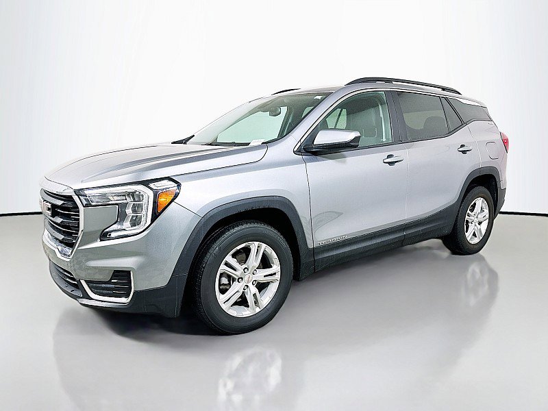 Used 2024 GMC Terrain SLE w/ Driver Convenience Package image 3