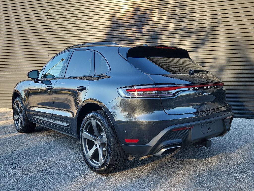 New 2026 Porsche Macan image 3