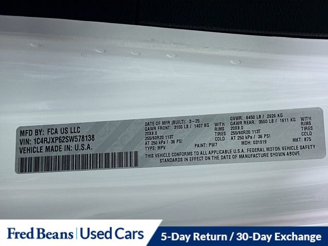 Used 2025 Jeep Wrangler Unlimited Sahara image 32