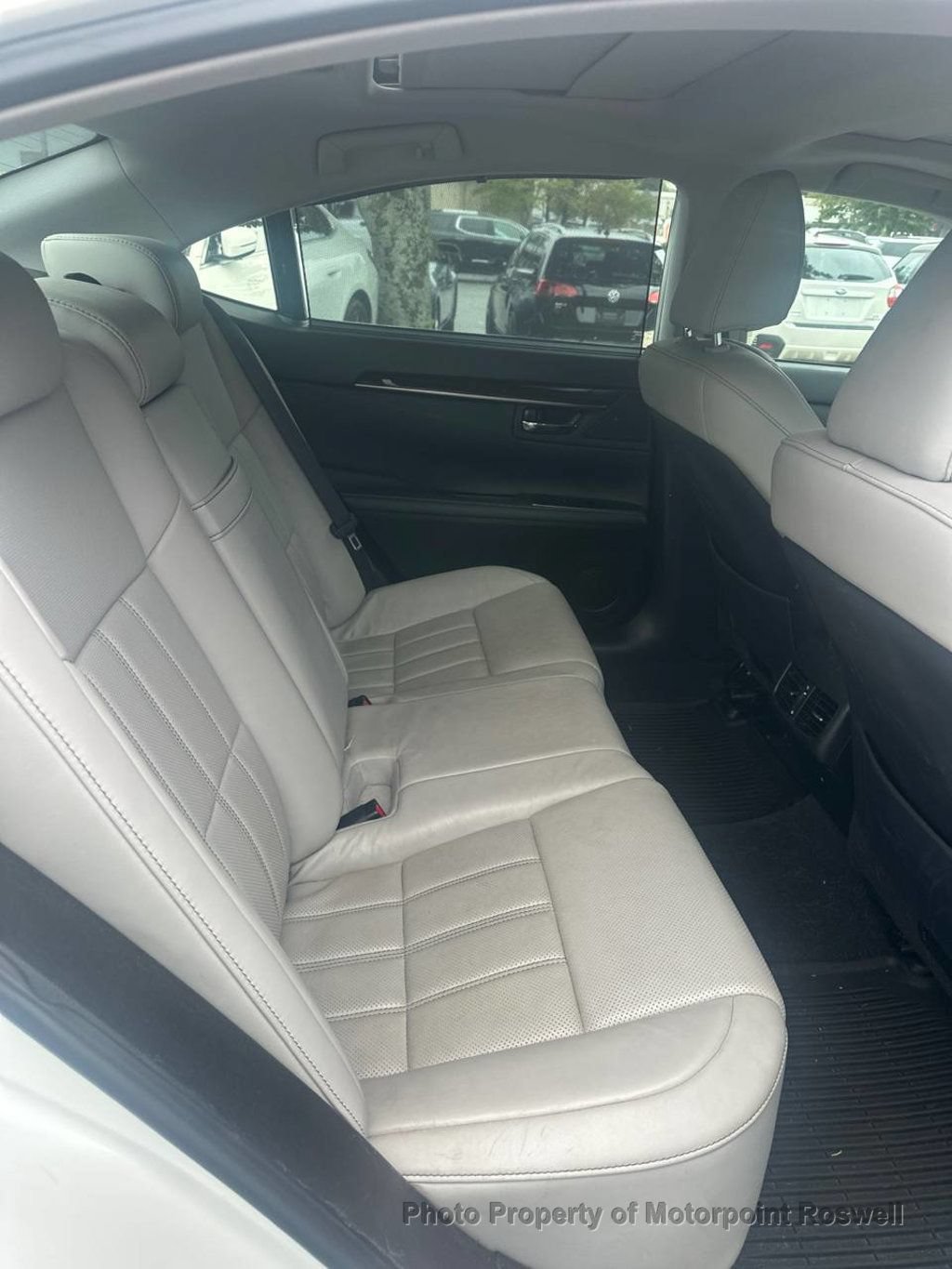 Used 2018 Lexus ES 350 w/ Ultra Luxury Package FWD image 2