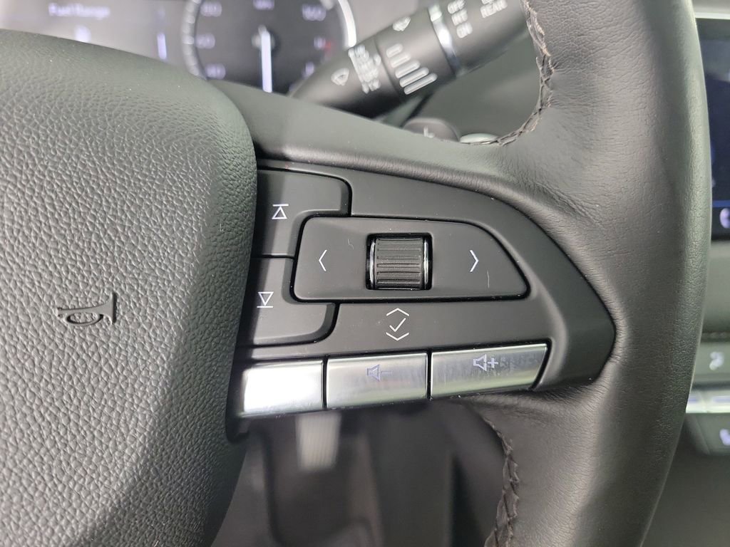 Certified 2023 Cadillac XT4 Luxury w/ Cold Weather Package FWD image 27