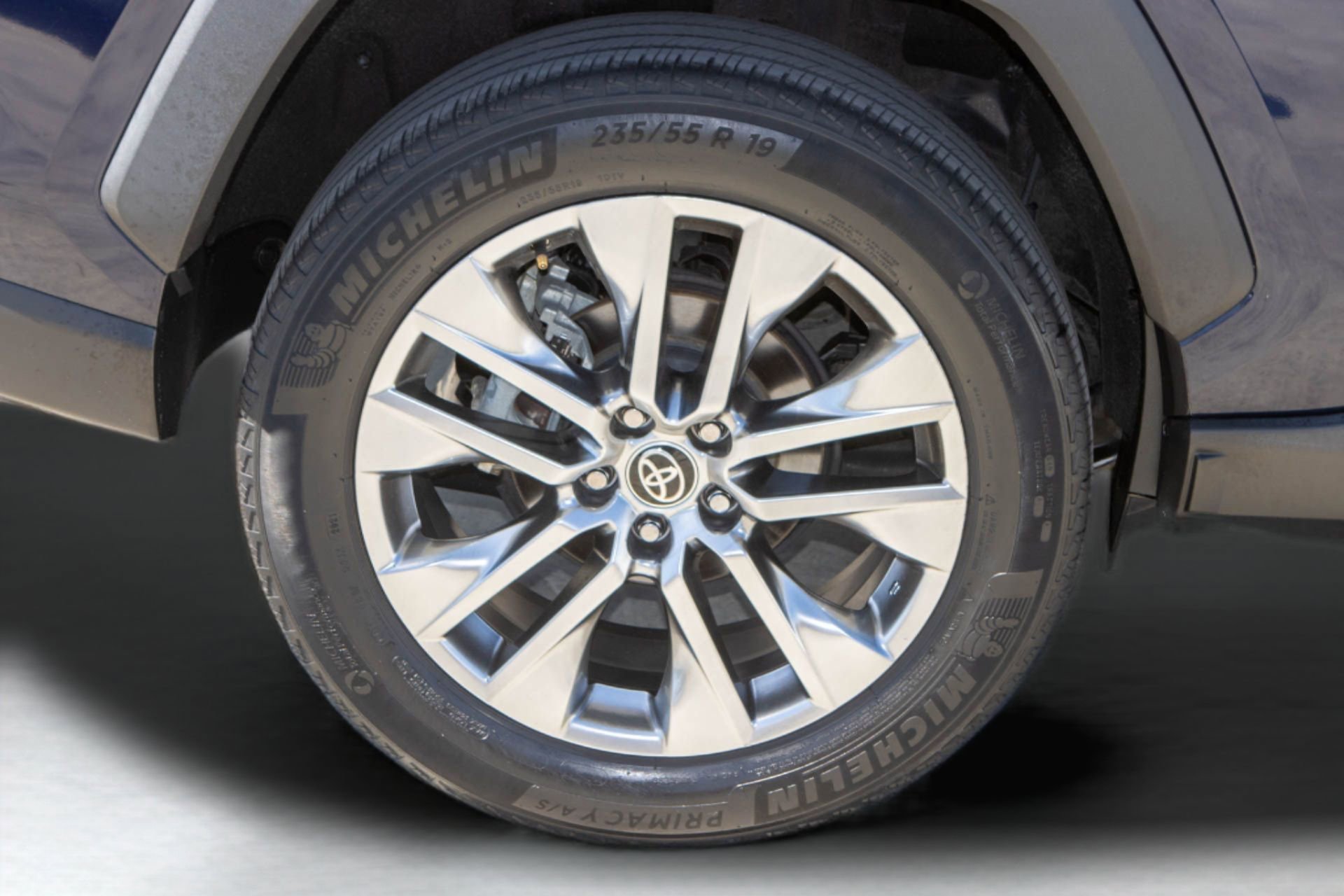 Used 2021 Toyota RAV4 XLE Premium image 38