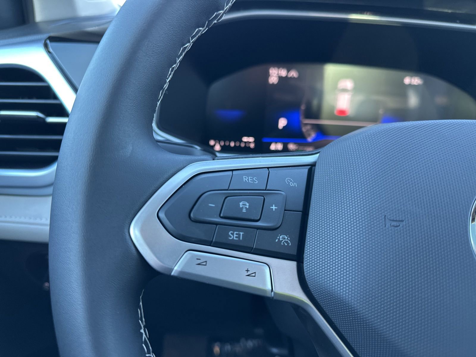 New 2026 Volkswagen Taos SE image 35