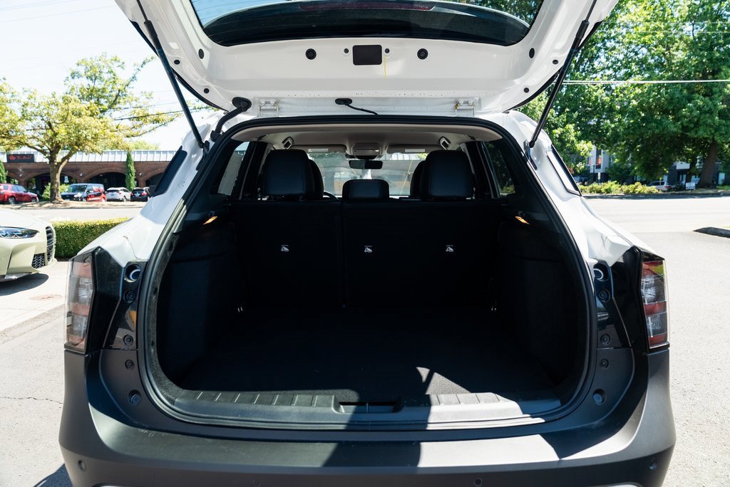 New 2025 Nissan Kicks SR w/ Interior Electronics Package image 7