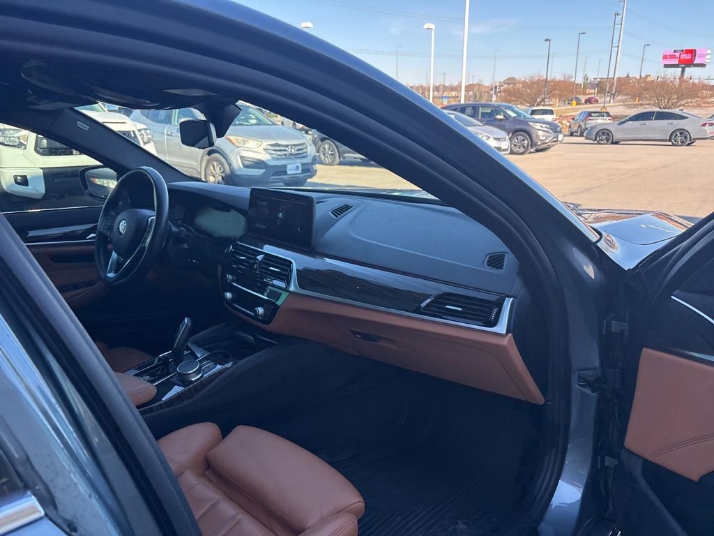 Used 2022 BMW 540i xDrive image 27