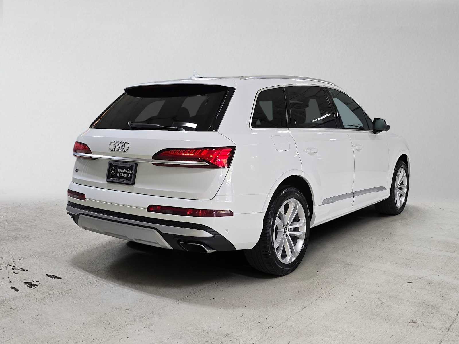 Used 2025 Audi Q7 3.0T Premium Plus AWD/4WD image 3